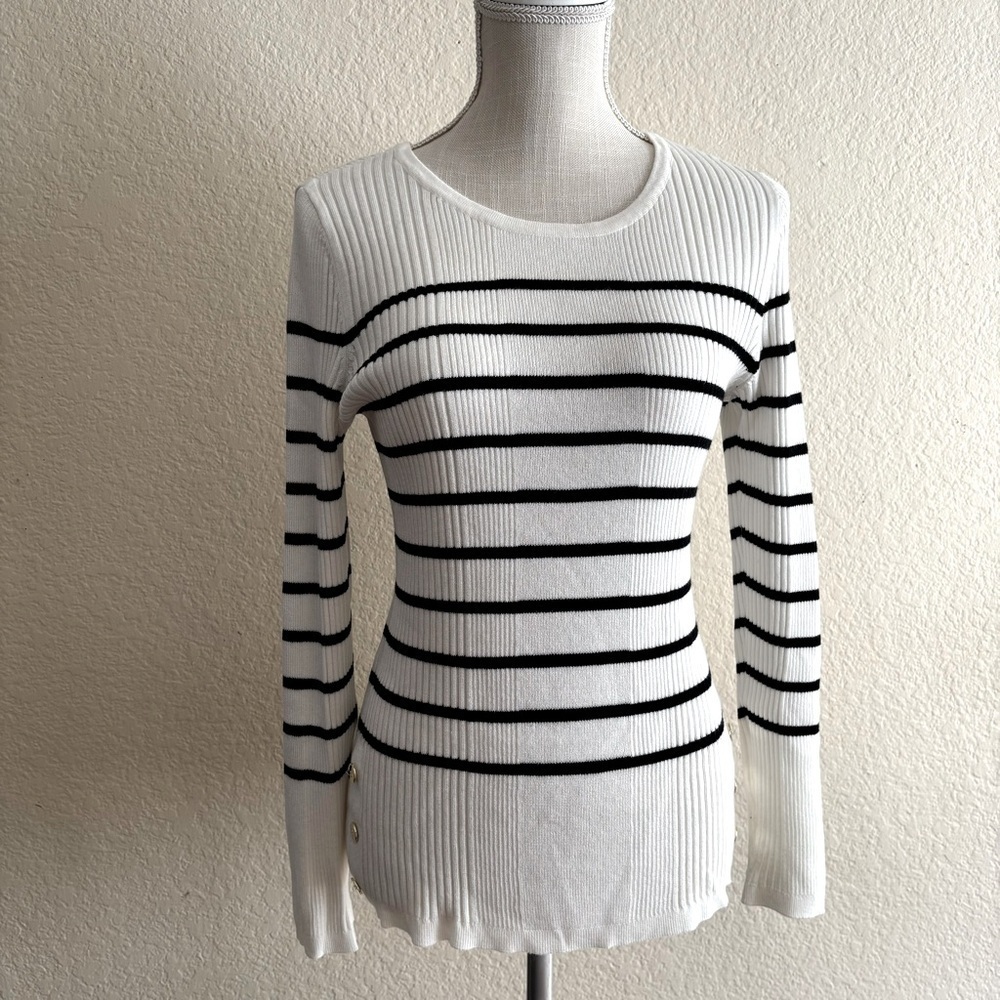 Liz Claiborne Striped Ribbed Knit Sweater Size M Gold Button Detail White Black